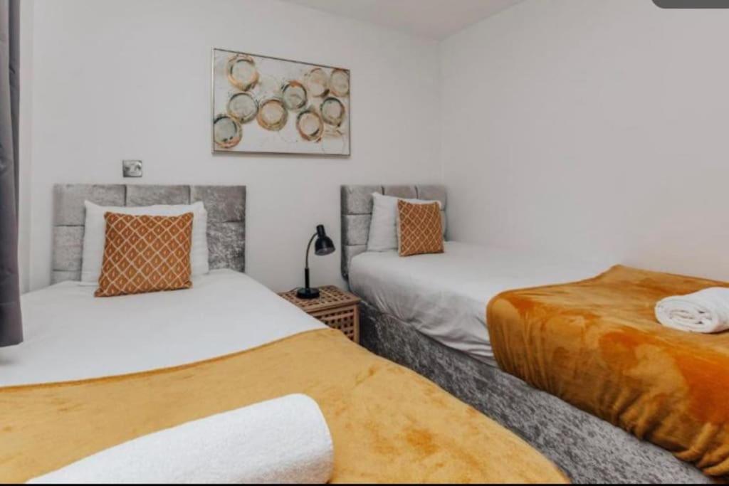 Sl Luxury 2 Bed Broad St Home Birmingham Bagian luar foto